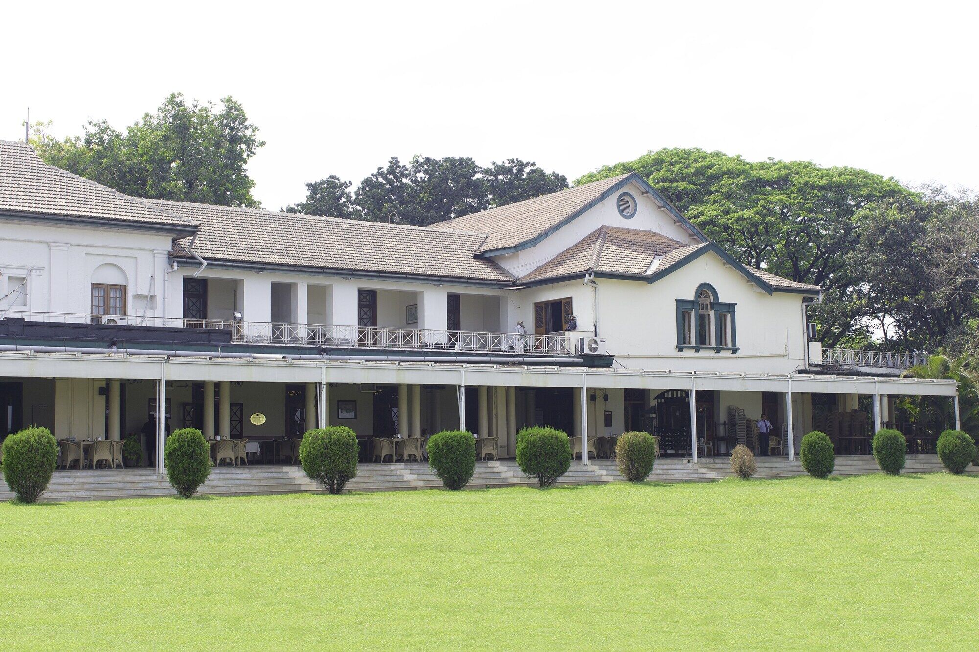 Turf Club House Hotel Pune Ngoại thất bức ảnh